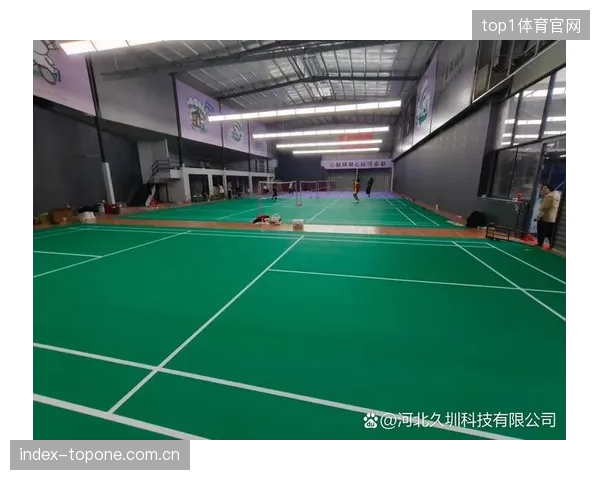 盘活存量场馆的关键一步：无缝超平地面极大降低了篮球、羽毛球、文艺演出等多场景切换的运营成本与时间成本